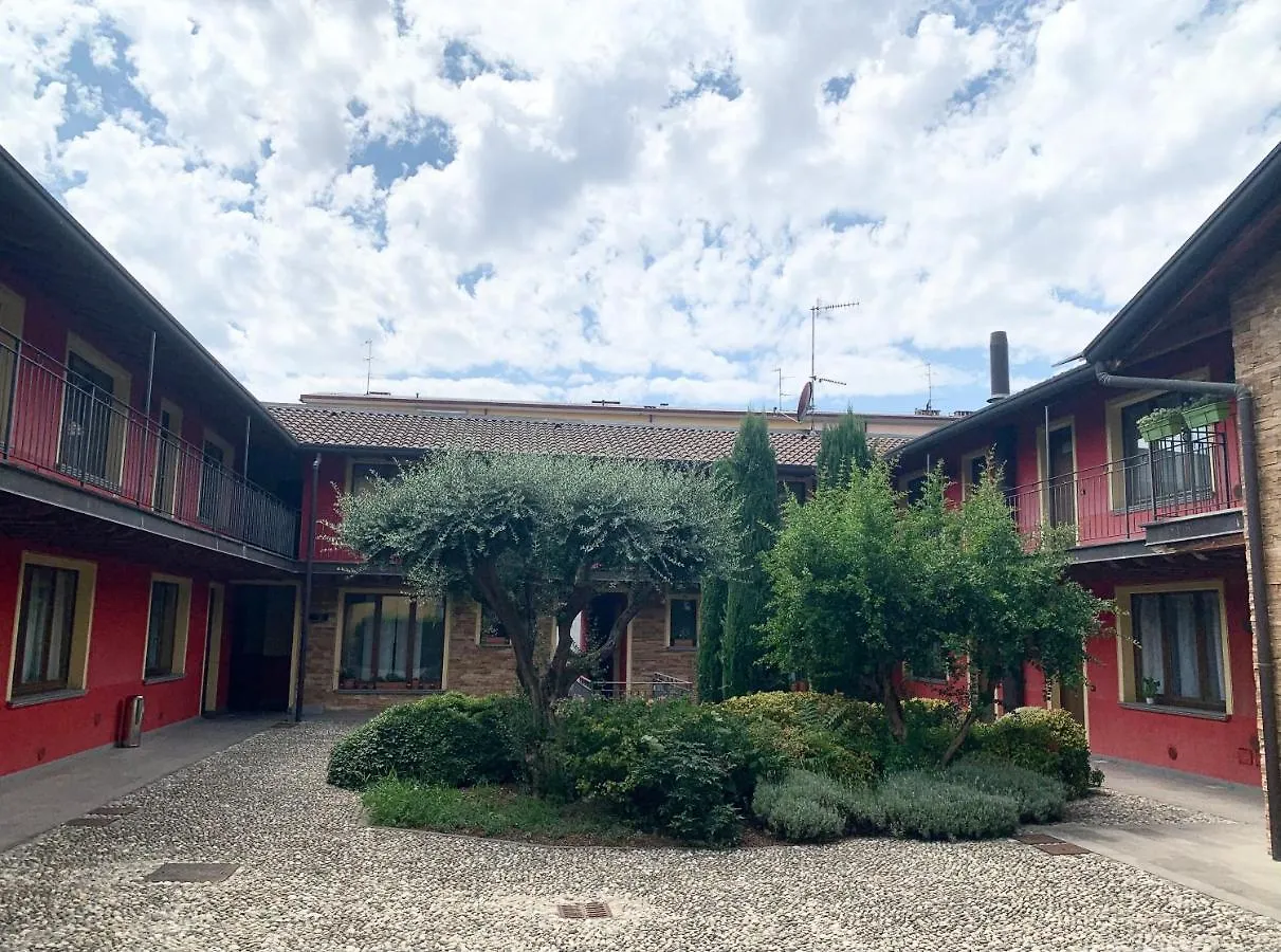 Casa Cleopatra Villa Bergamo 0*,